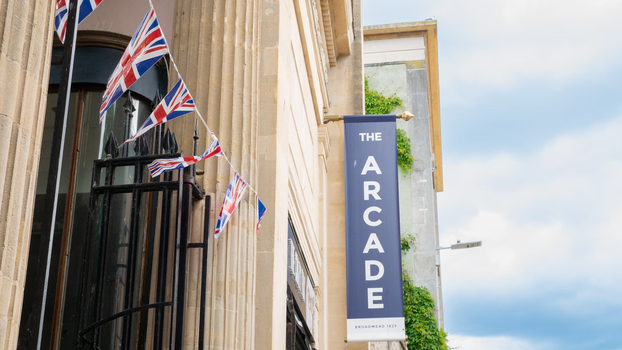 Revisit the History of the Bristol Arcade!