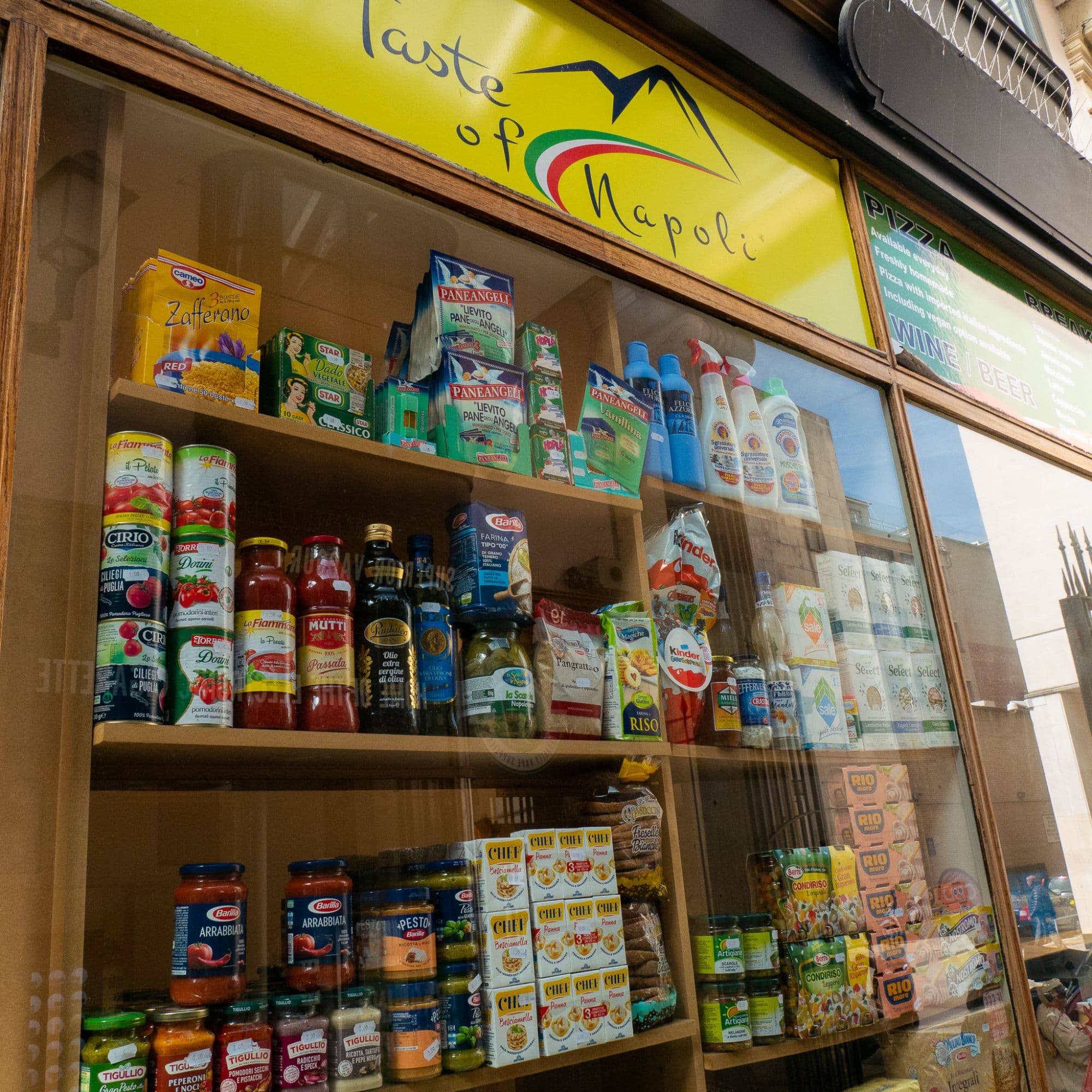 The Bristol Arcade is open this Bank Holiday!